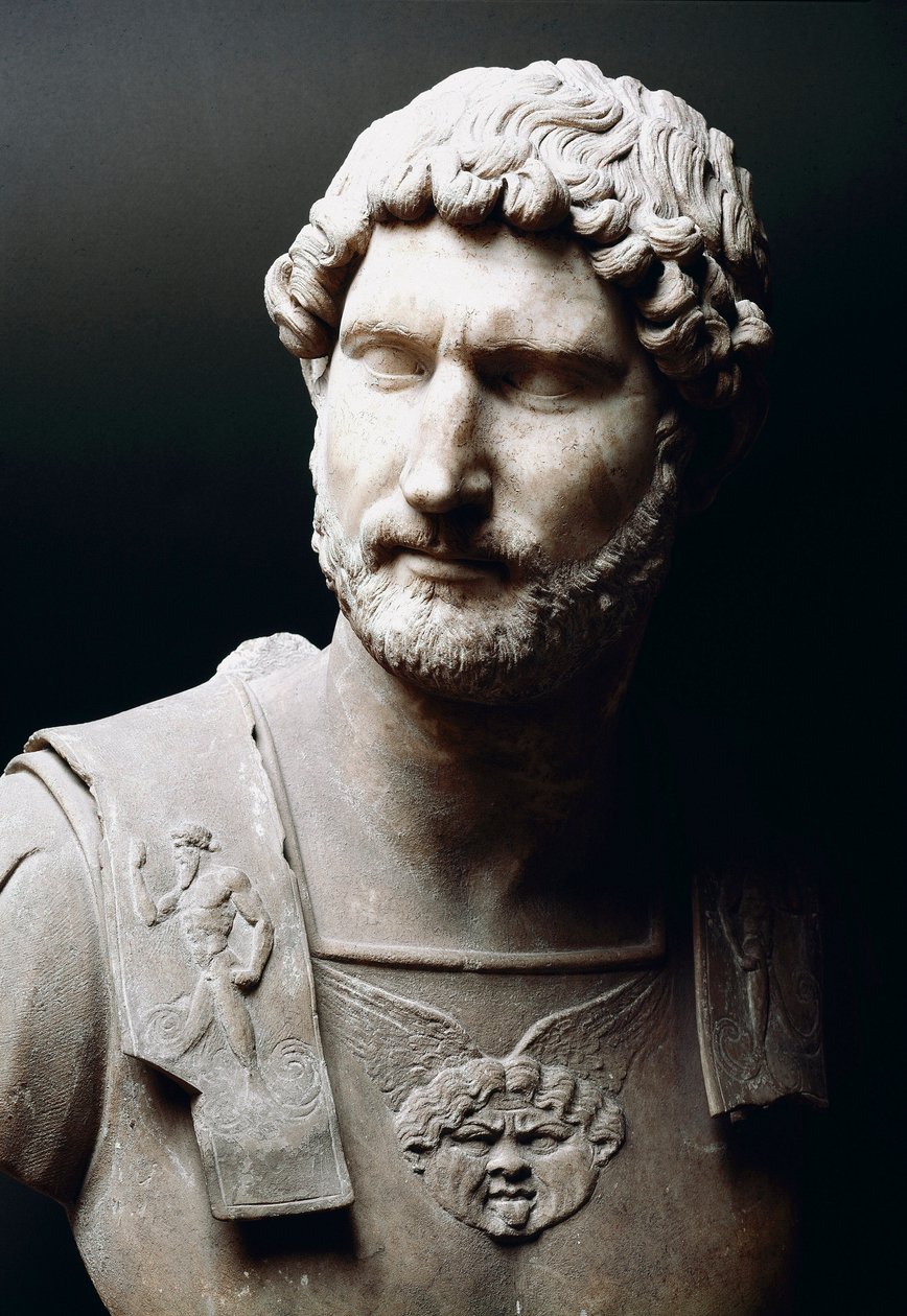 Marmurowe popiersie cesarza Hadriana (Publius Aelius Hadrianus) (76-138 ne) - Rzym Musei Capitolini - Popiersie cesarza Hadriana (Publius Aelius Hadrianus) (76-138) - Marmurowa rzeźba - Musei Capitolini, Rzym (Włochy) autorstwa Roman