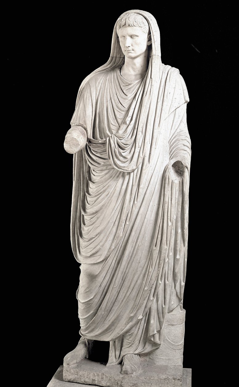 Marmurowa rzeźba cesarza rzymskiego Augusta (63 p.n.e.-14 n.e.) - Rzym, Rzymskie Muzeum Narodowe - August (61 p.n.e.-14 n.e.) jako Pontifex Maximus - Rzeźba marmurowa, znaleziona na via Labicana, koniec I wieku p.n.e. - National Roman M autorstwa Roman