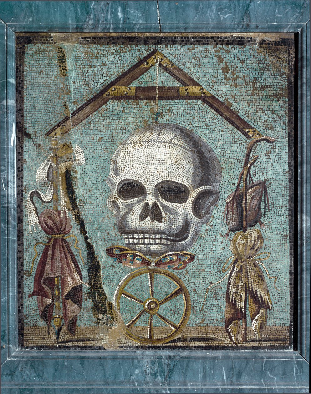 Sztuka rzymska: Memento Mori, Symbole życia i śmierci. Mozaika z Pompejów. Drugi styl. Ciemny. 47x41 cm Narodowe Muzeum Archeologiczne, Neapol autorstwa Roman