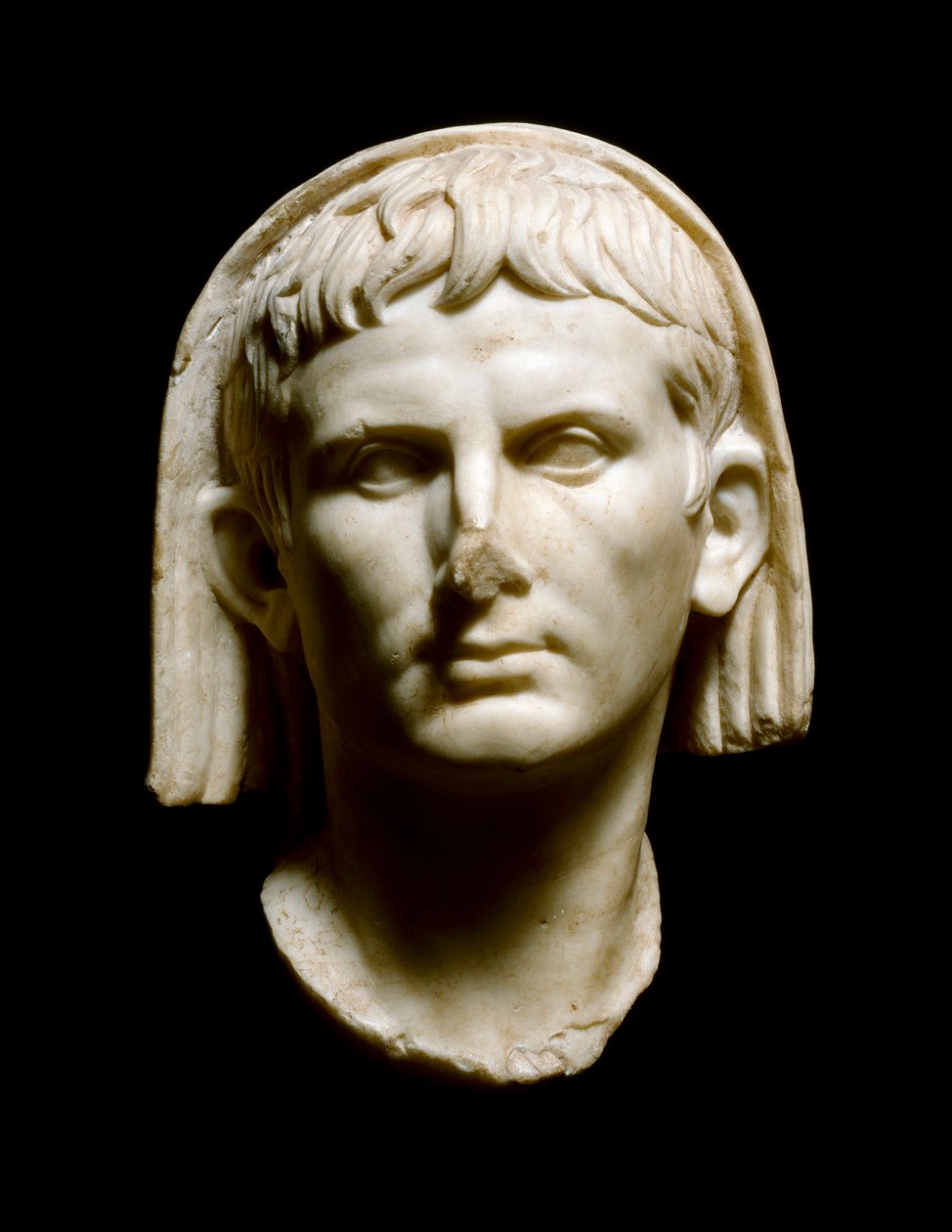 Sztuka rzymska: "głowa cesarza Augusta (Caius Julius Caesar Octavianus Augustus)"" Rzeźba marmurowa - Merida, Museo Nacional de Arte Romano - Głowa cesarza rzymskiego Augusta (Caius Julius Caesar Octavianus Augustus) (63 pne-14 AD) - Marmur rzeźba, sztuka autorstwa Roman