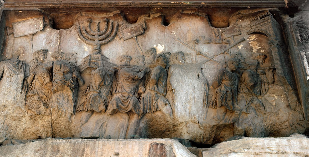 Sztuka rzymska: „Triumfalny orszak arki przymierza z Menorą lub Menorą (świecznik z 7 gałązkami)”” Płaskorzeźba I wieku. Łuk Tytusa, Foro Romano (forum rzymskie), Rzym autorstwa Roman