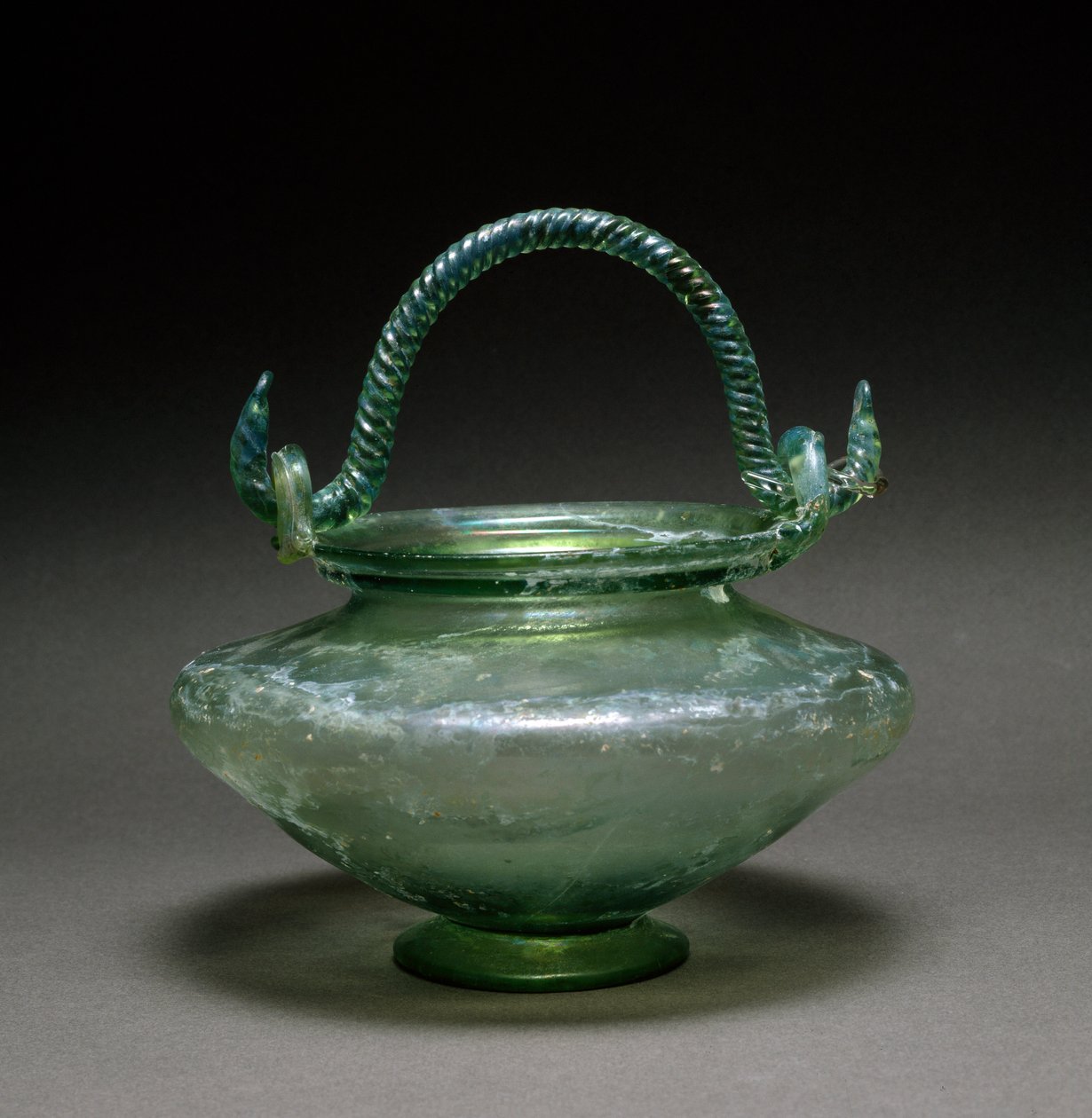 Sztuka rzymska: bikoniczny wazon. I wiek naszej ery. Z La Antigua Diam. 12 cm Narodowe Muzeum Sztuki Rzymskiej Merida, Hiszpania autorstwa Roman