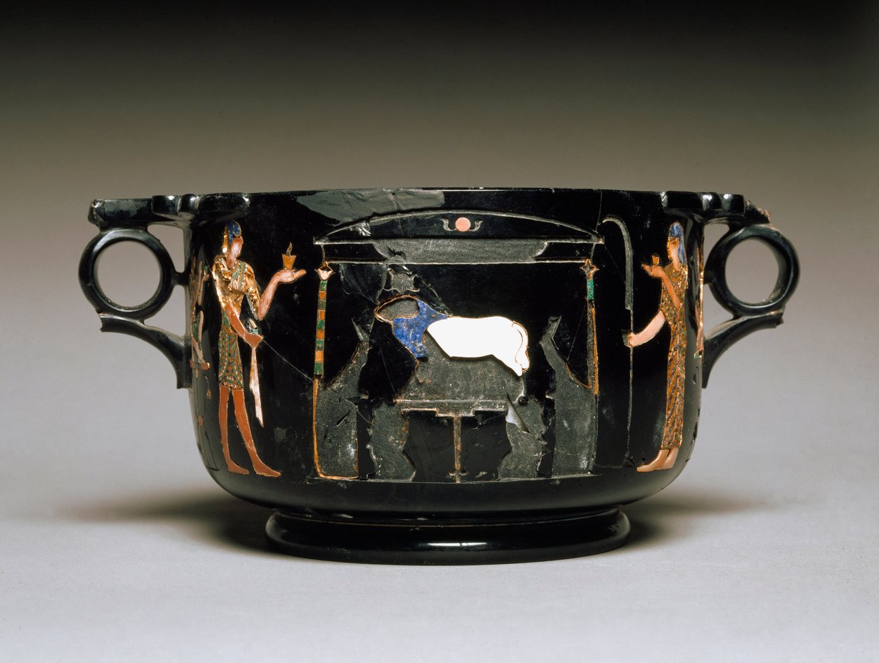 Sztuka rzymska: filiżanka z motywami egipskimi. I wne. od Castellammare di Stabia. niedz. godz. 12 cm Narodowe Muzeum Archeologiczne w Neapolu autorstwa Roman