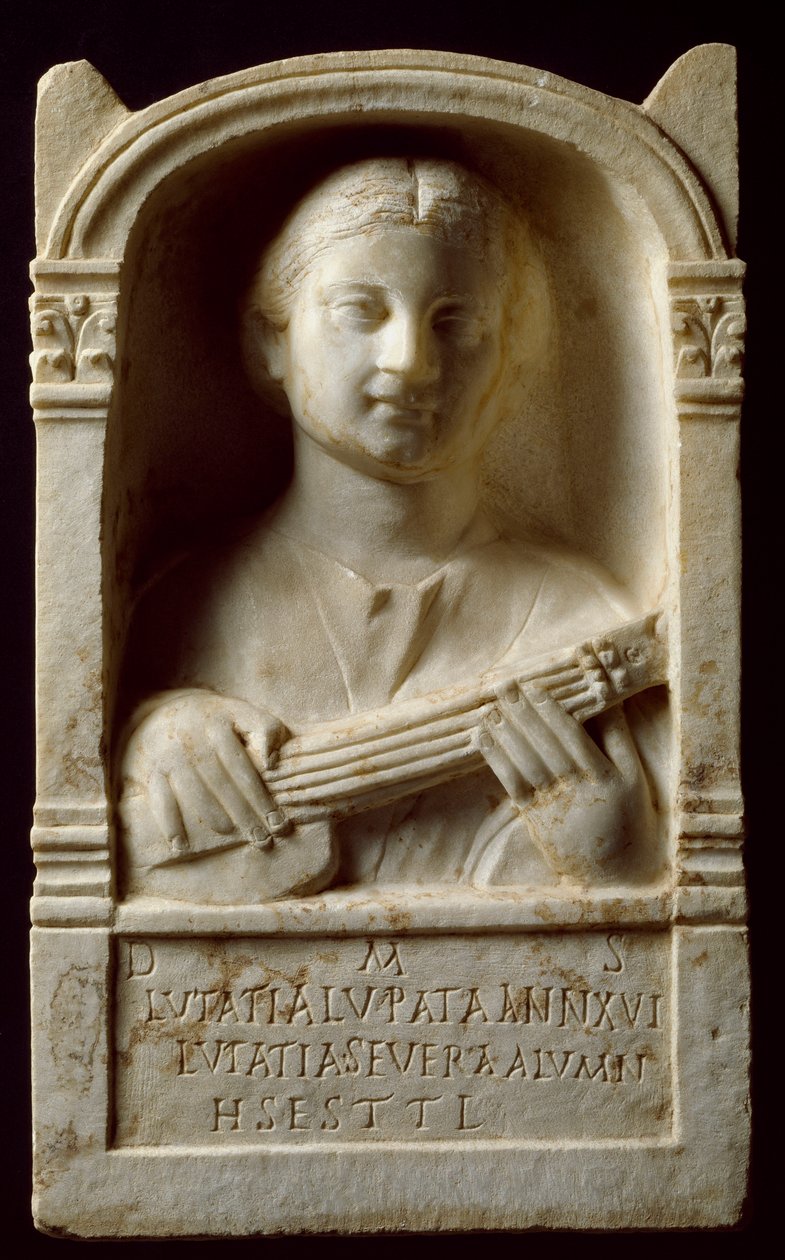 Sztuka rzymska: stela pogrzebowa kobiety zwanej „Lutatia Lupata” zmarłej w wieku 16 lat jako grająca na instrumencie muzycznym. II wiek naszej ery. Museo Nacional de Arte Romano, Merida, Hiszpania autorstwa Roman