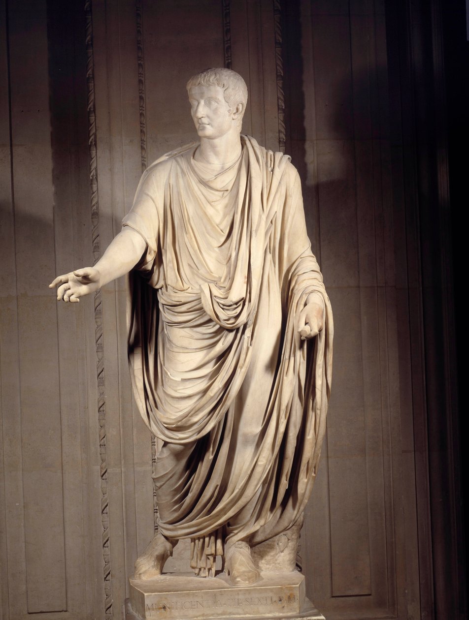 Sztuka rzymska: marmurowy posąg cesarza Tybera (Tiberio Claudio Nerone, 42 pne-37 ne), cesarza rzymskiego. Słońce 2m. Paryż, Luwr autorstwa Roman
