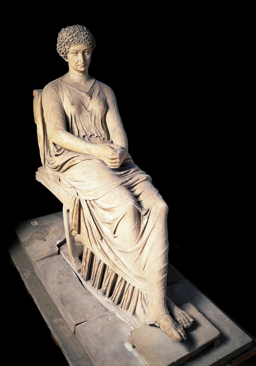 Sztuka rzymska: posąg Agrypiny „” Ainee”” (Agrypina) (14 pne-33), żony Germanika. Rzeźba z marmuru. I wne. Neapol, Narodowe Muzeum Archeologiczne autorstwa Roman