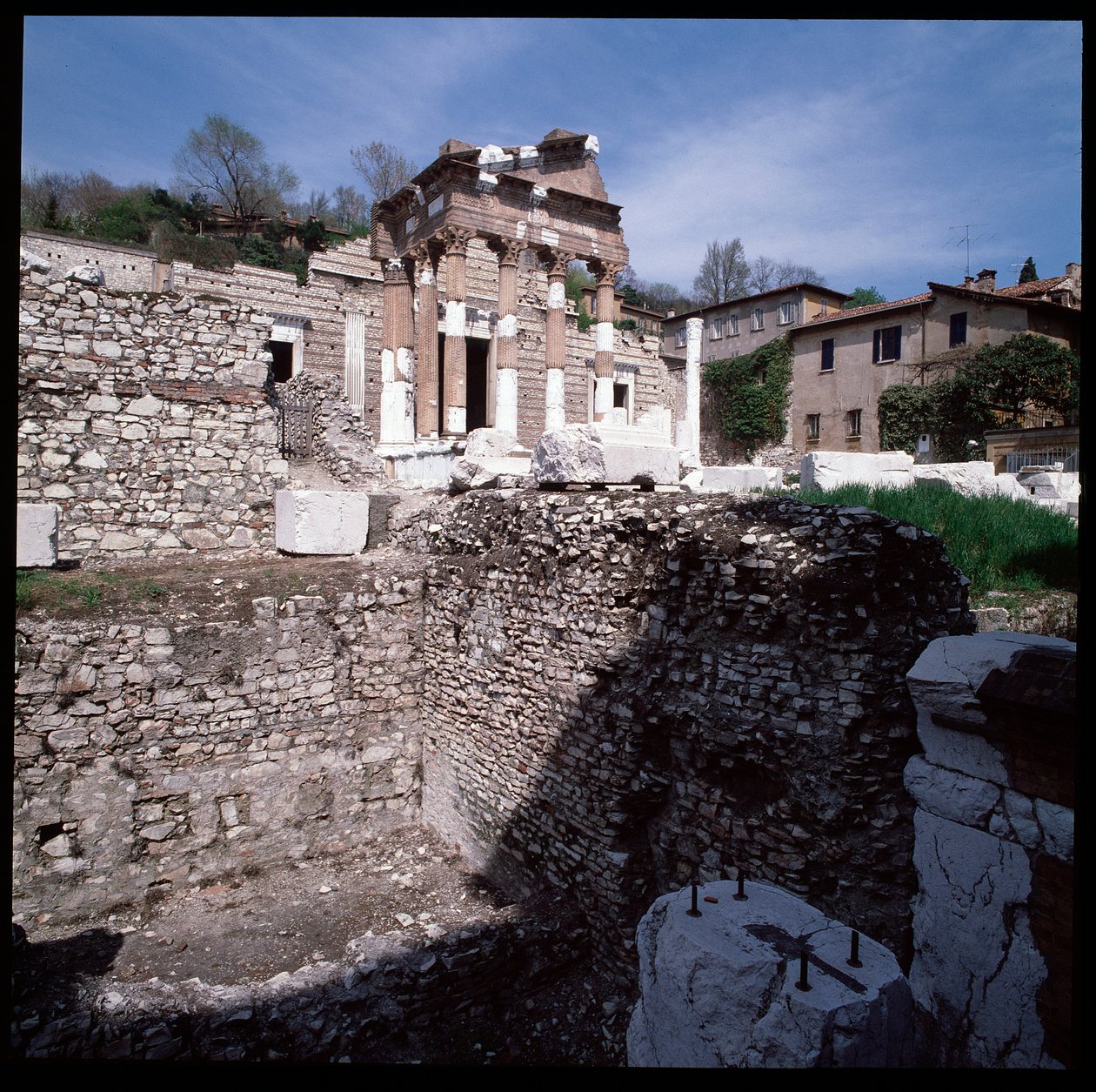 Sztuka rzymska: widok stolicy (capitolium), 73 AD, Brescia, Włochy autorstwa Roman