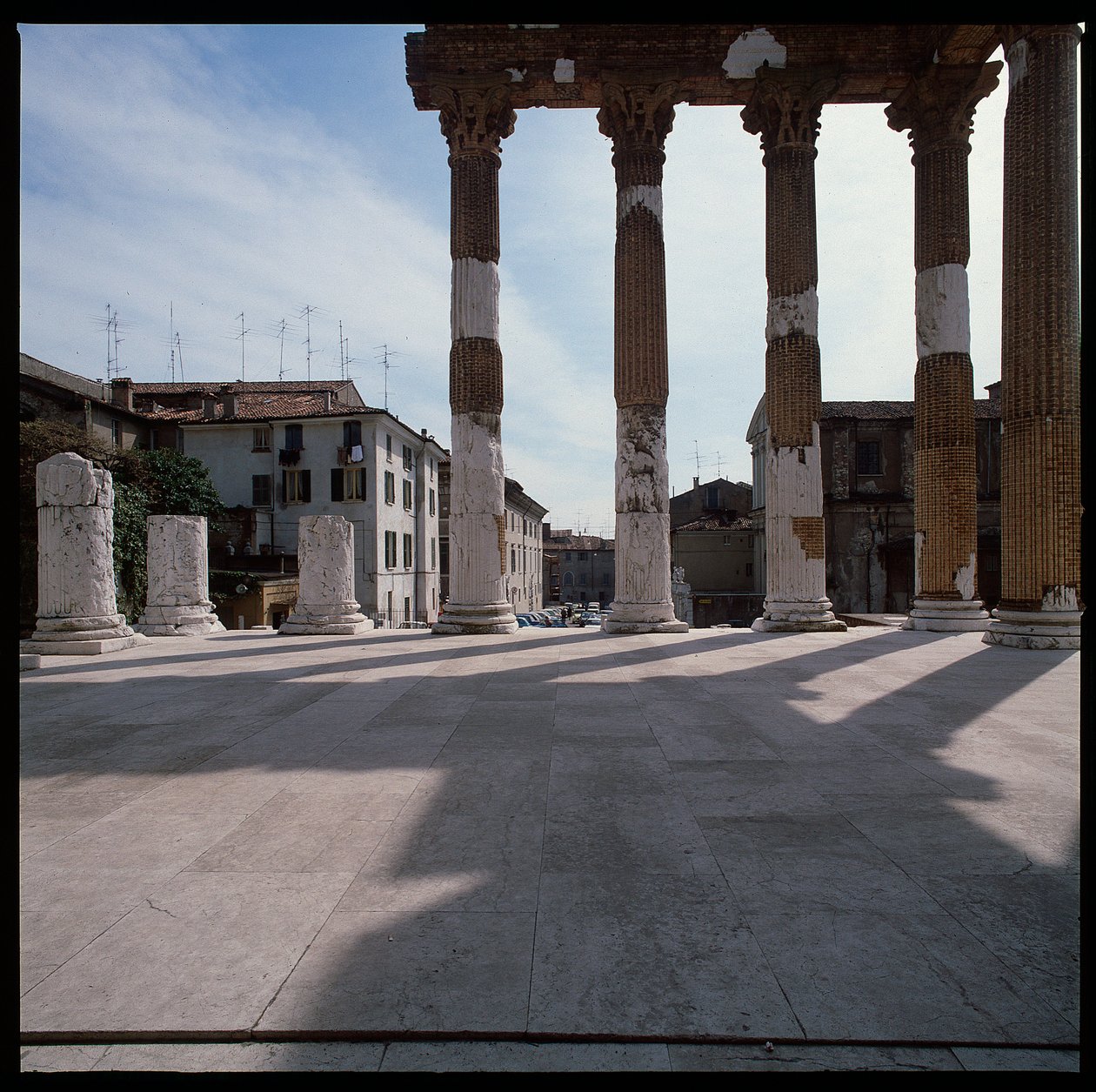 Sztuka rzymska: widok stolicy (capitolium), 73 AD, Brescia Włochy autorstwa Roman