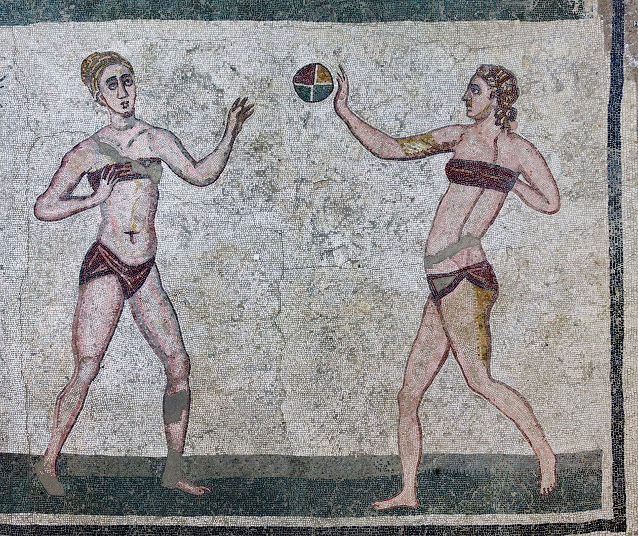 Pokój Dziewczyn reprezentujących zawodniczki biorące udział w zawodach lekkoatletycznych w dwuczęściowym stroju kąpielowym (mozaika) autorstwa Roman