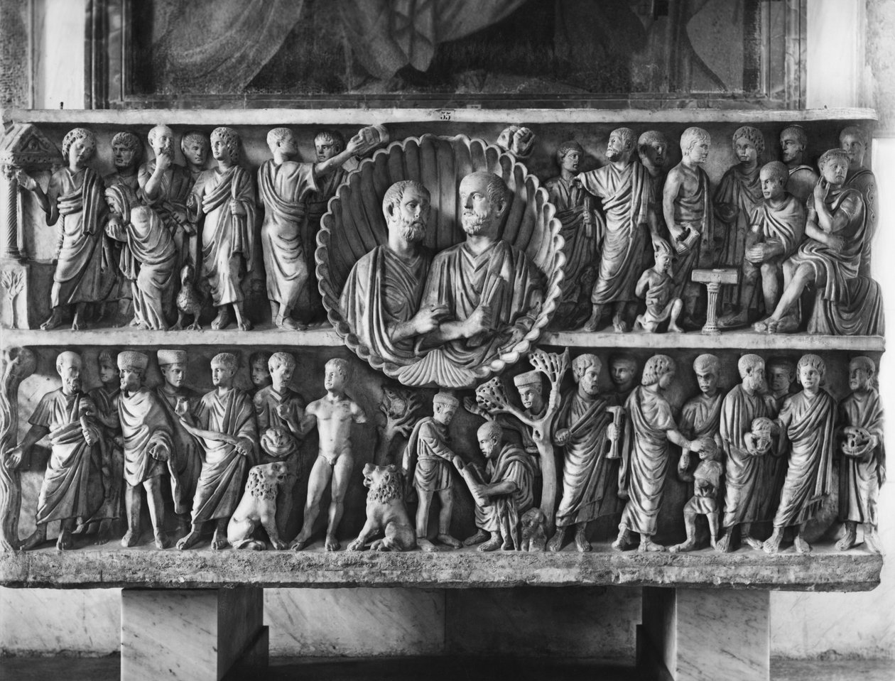 Sarkofag zwany Dwóch Braci, przedstawiający sceny ze starożytnego i nowotestamentowego, poł. IV w. (marmur) autorstwa Roman