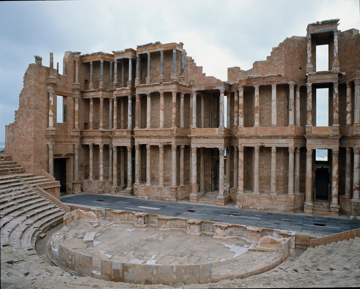 Scena teatru rzymskiego, II-III w. autorstwa Roman