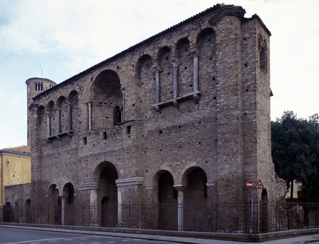 Pałac cesarza Teodoryka Wielkiego (455 - 526) w Rawennie. autorstwa Roman