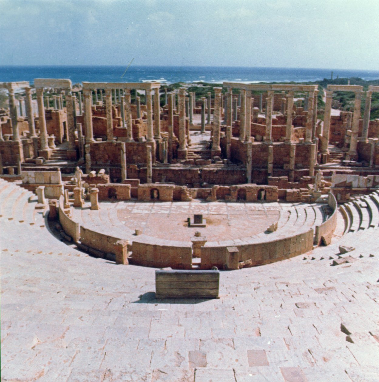 Teatr autorstwa Roman