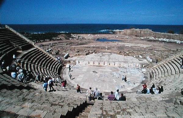 Widok na teatr autorstwa Roman
