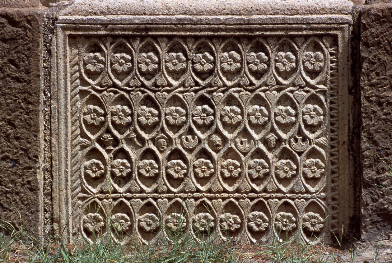 Fragment architektoniczny z rzeźbioną dekoracją, Okres Wysokiego Cesarstwa (27 p.n.e.-395 n.e.) autorstwa Roman Imperial Period