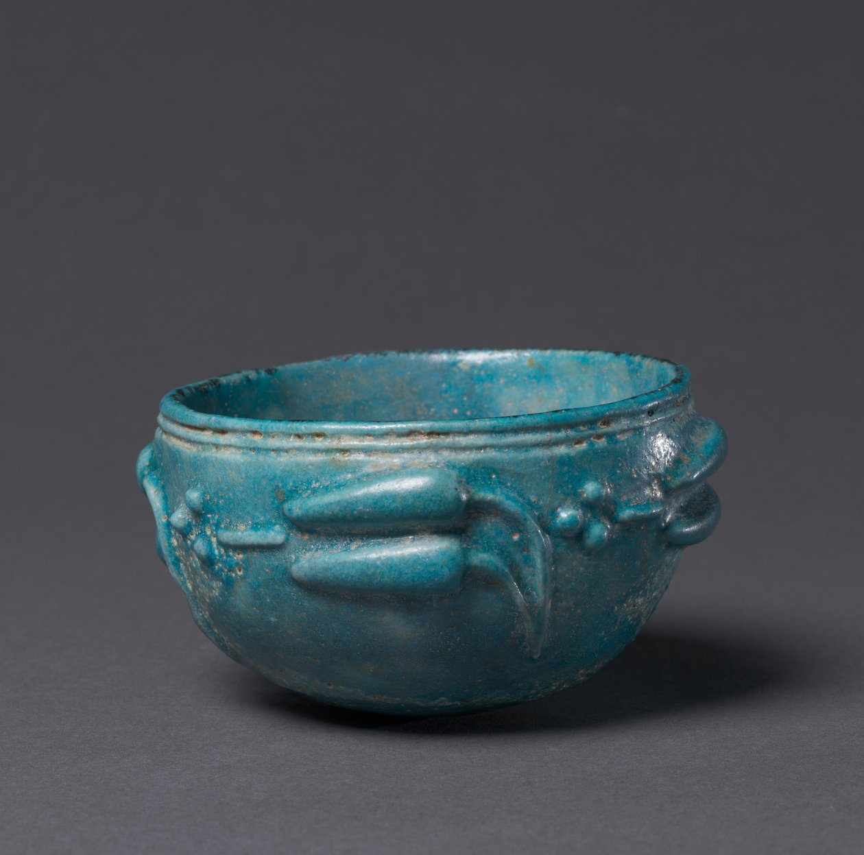 Miska z Dekoracją Pąka Lotosu, Egipt, 1-200 autorstwa Roman Imperial Period