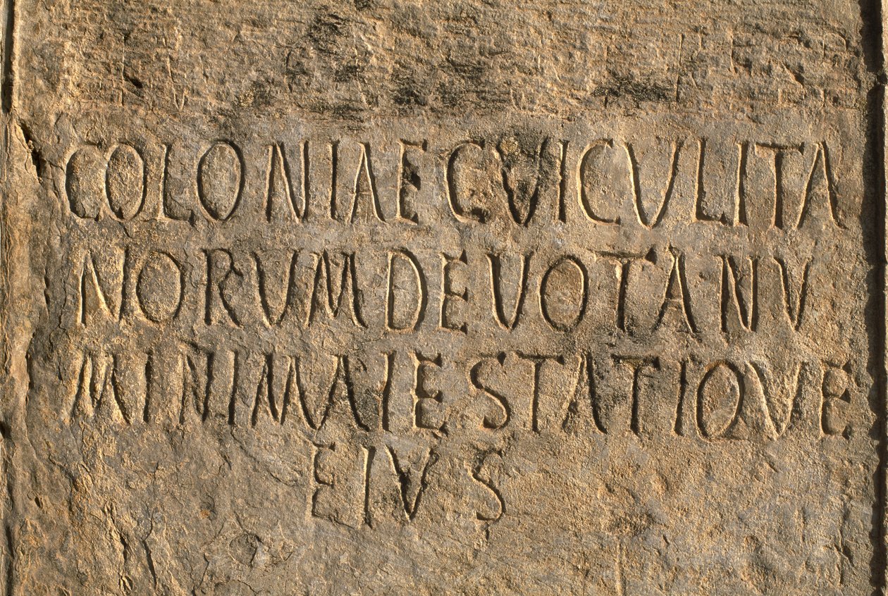 Łacińska inskrypcja z nazwą kolonii Cuicul, okres cesarski (27 pne-395 ne) autorstwa Roman Imperial Period