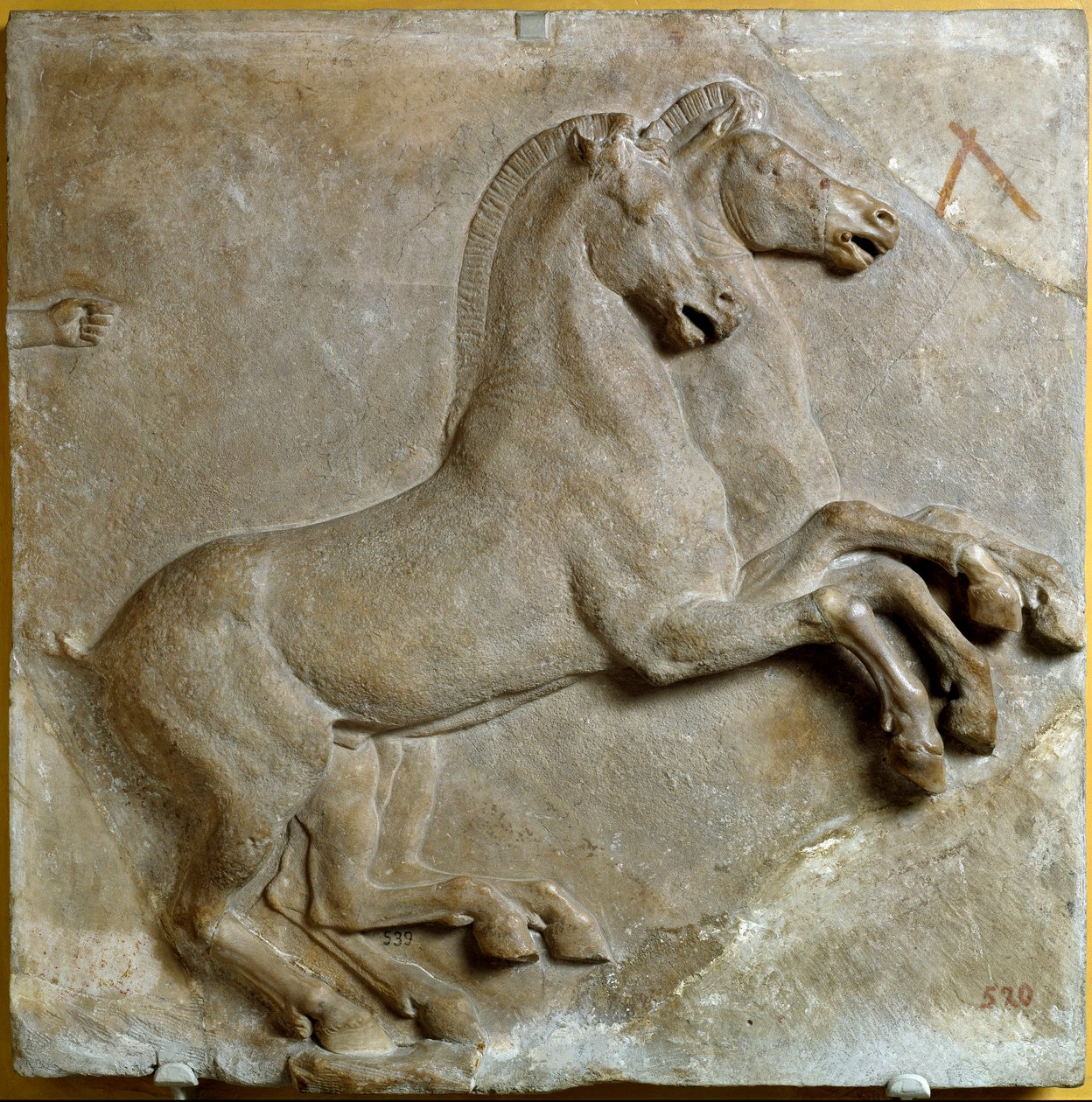 Bige (dwukołowy rzymski czołg ciągnięty przez dwa konie) (relief) autorstwa Roman Roman
