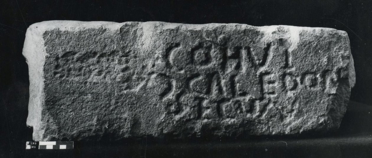 Kamień wiekowy (kamień) autorstwa Roman Roman
