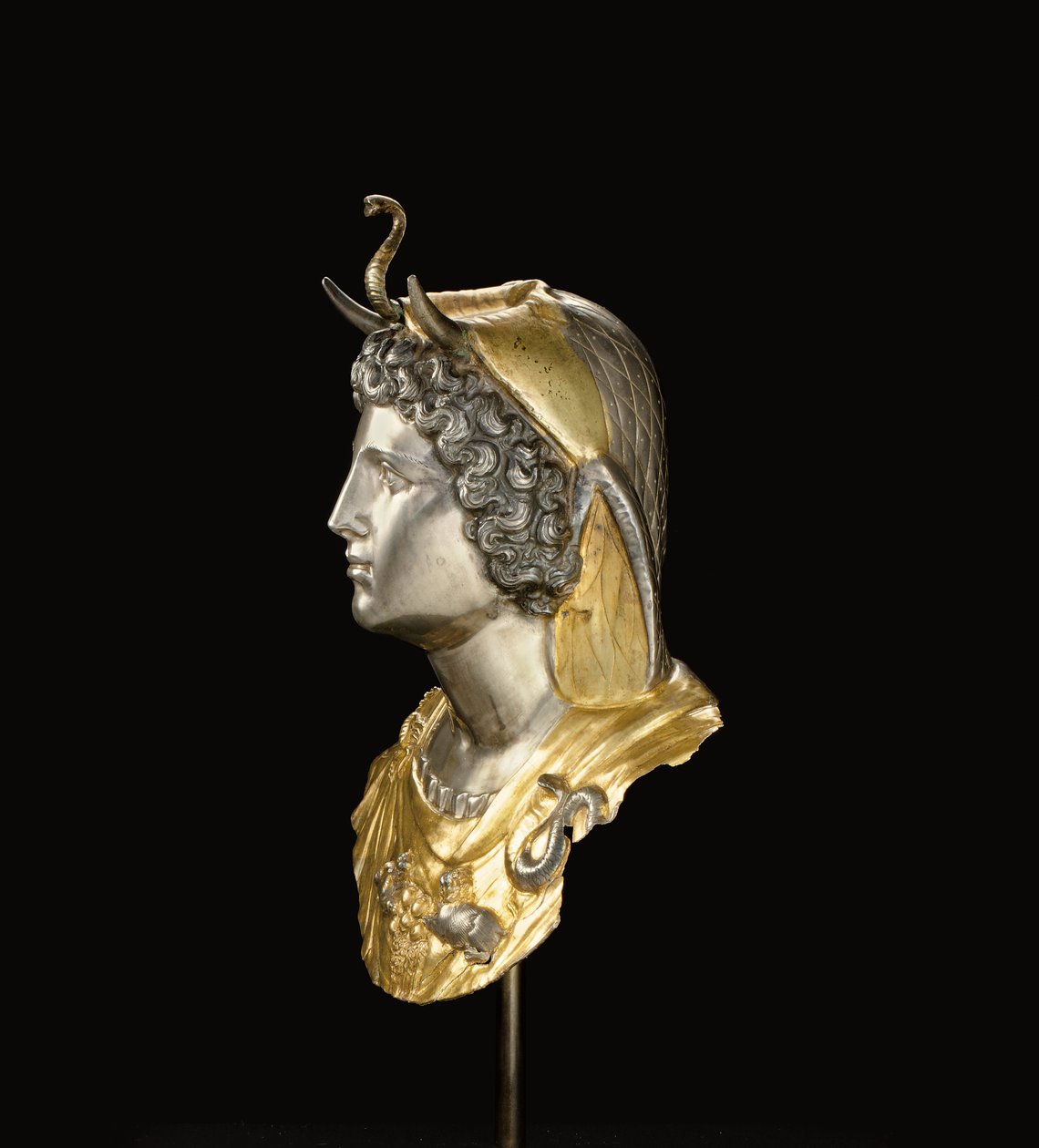 Godło Kleopatry Selene, c. koniec I wieku pne-początek I wieku naszej ery (paczka pozłacana i srebrna) autorstwa Roman Roman