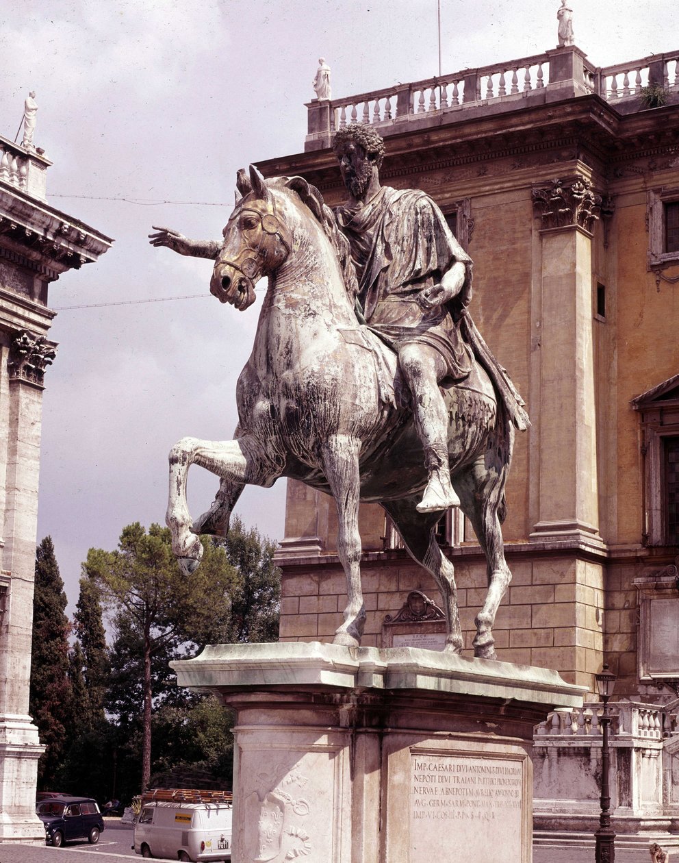 Konny pomnik Marka Aureliusza - Plac Campidoglio, Rzym autorstwa Roman Roman