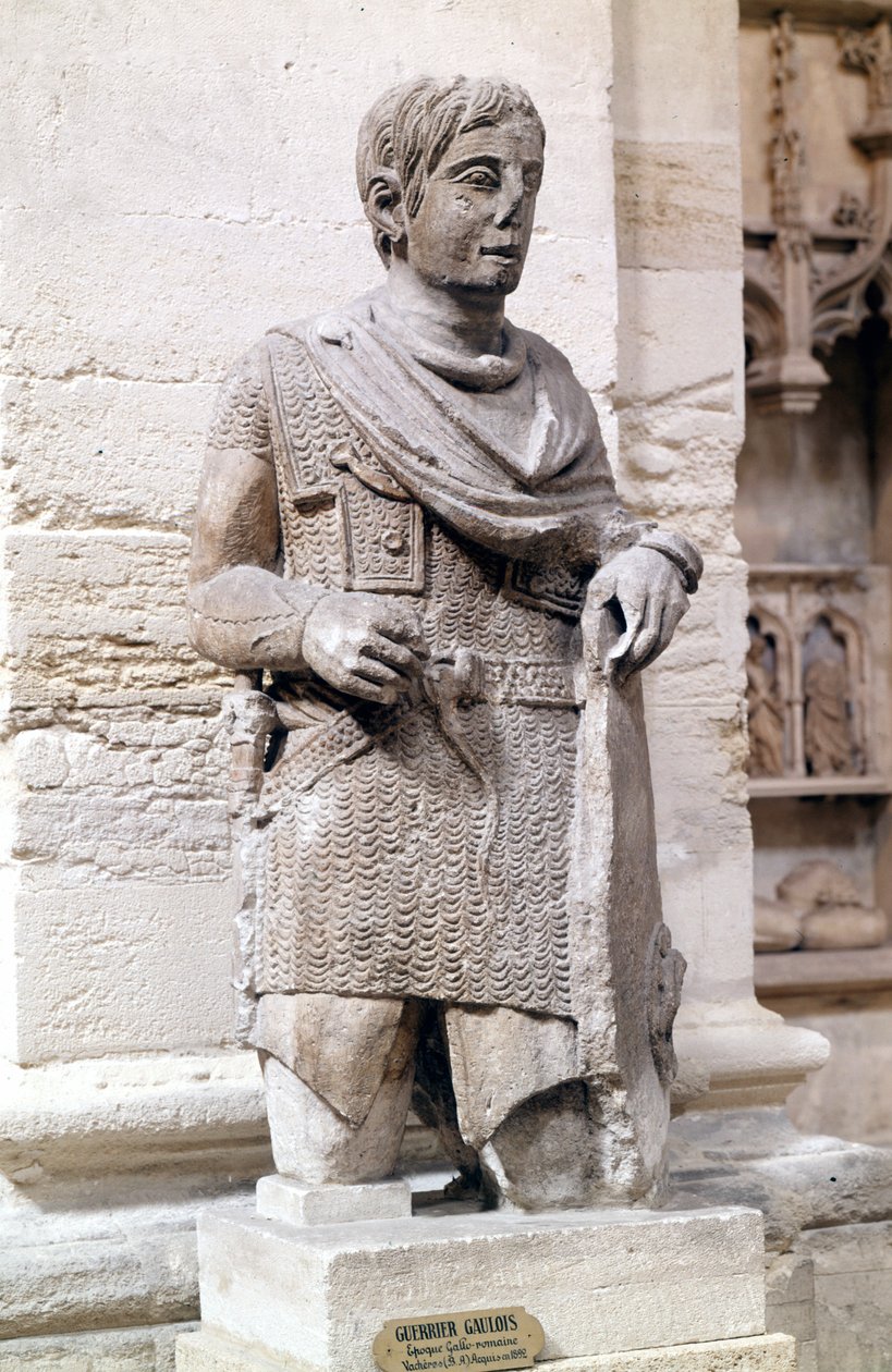 Wojownik galijski w okresie Cesarstwa Rzymskiego (ubrany w stylu rzymskim), Muzeum Lapidaire, Awinion. autorstwa Roman Roman