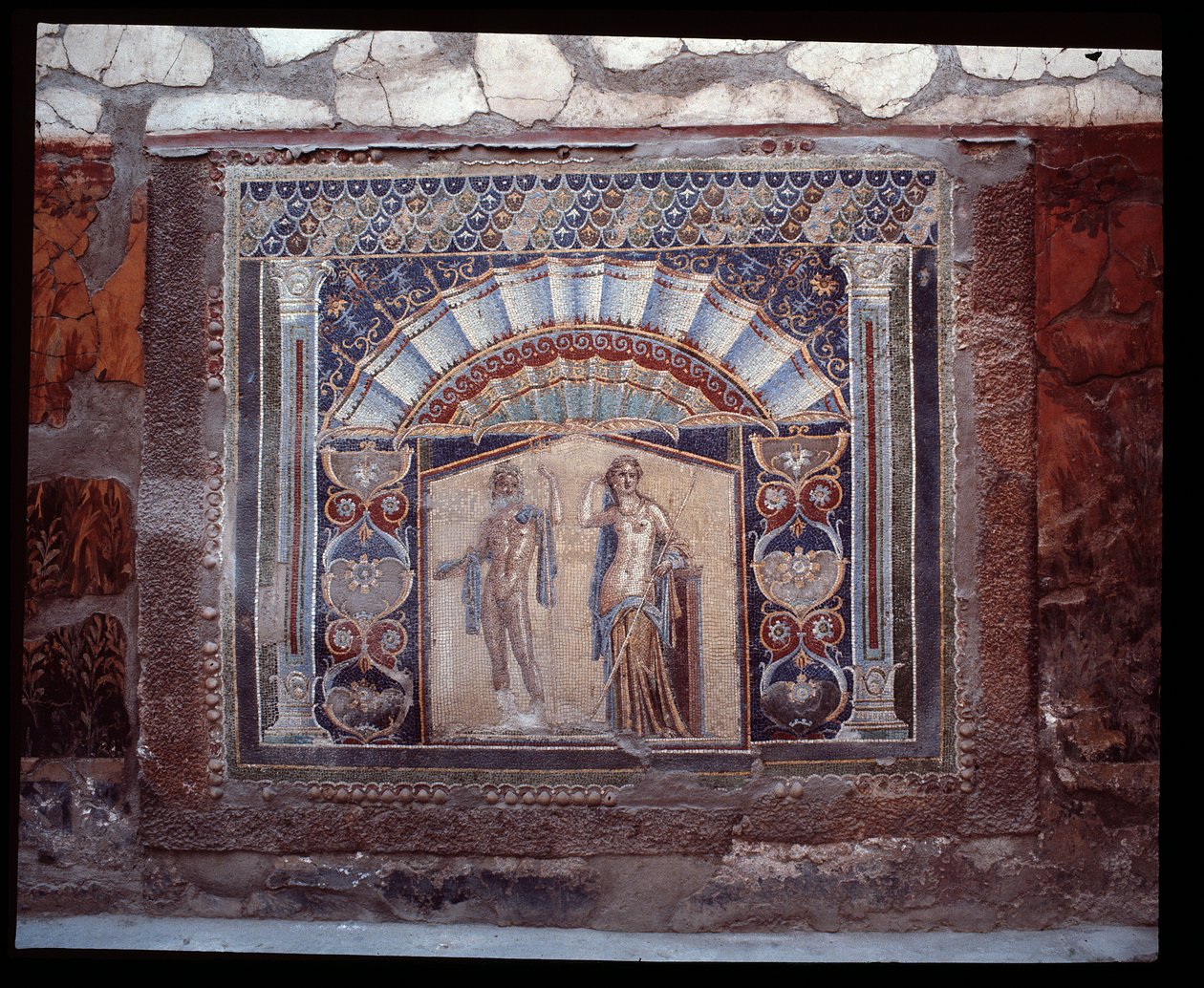 Neptun i Amfitryt. Mozaika ścienna z triclinium z Casa di Nettuno e Amphitrite, V wpne-I wne autorstwa Roman Roman
