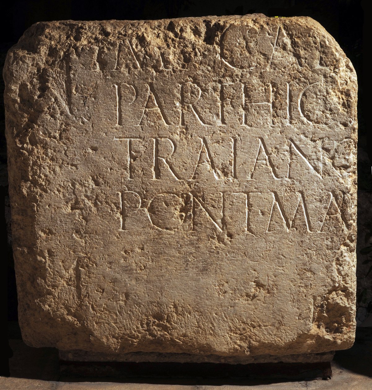 Część większego napisu Hadriana, II wne (kamień) autorstwa Roman Roman