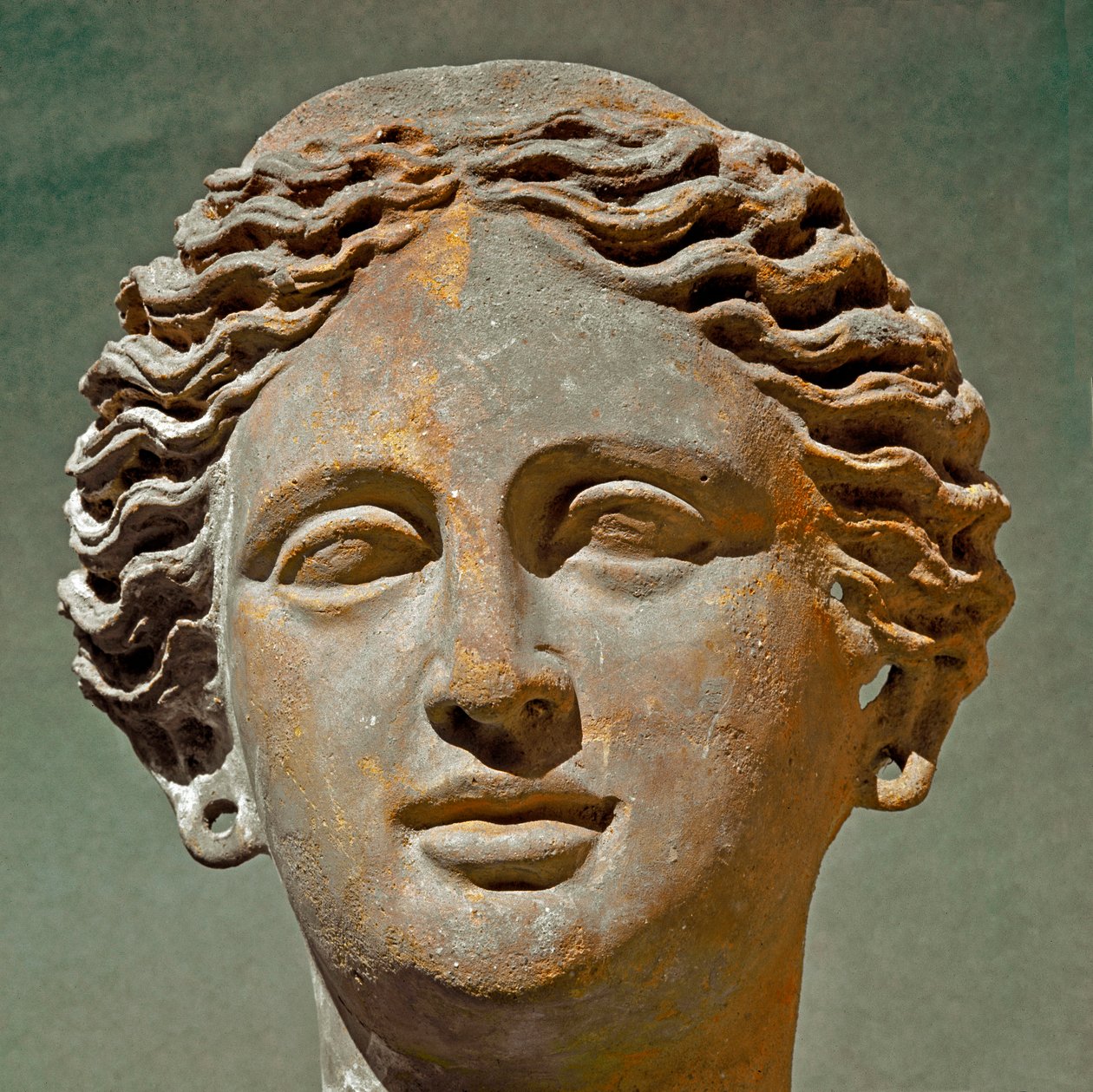 Sztuka rzymska: portret kobiety. Rzeźba z terakoty z czasów republikańskich. VI-I wiek p.n.e. Cagliari, Narodowe Muzeum Archeologiczne, Sardynia Włochy autorstwa Roman Roman