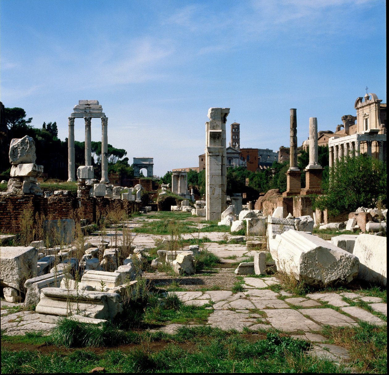Sztuka rzymska: widok na Forum (foro romano). Rzym autorstwa Roman Roman