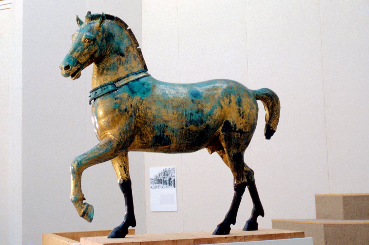 Posąg jednego z czterech triumfalnych koni kwadrygi San Marco (brąz) autorstwa Roman Roman