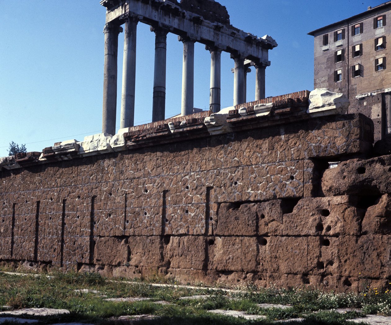Tablice na Forum Romanum. Rzym autorstwa Roman Roman