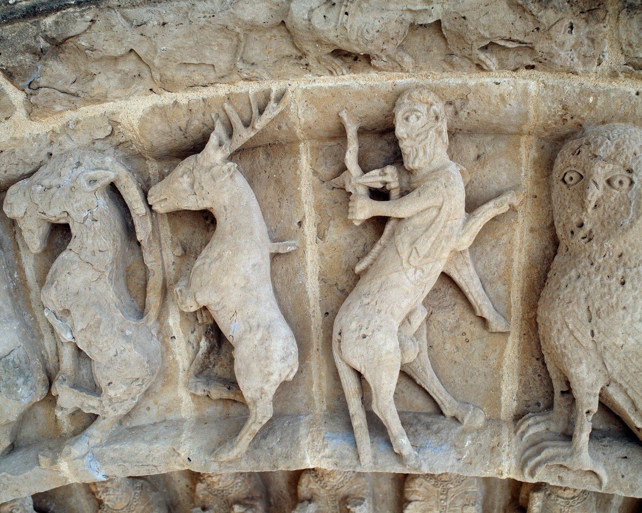 Strzelec. Detal rzeźby portalu południowego autorstwa Romanesque