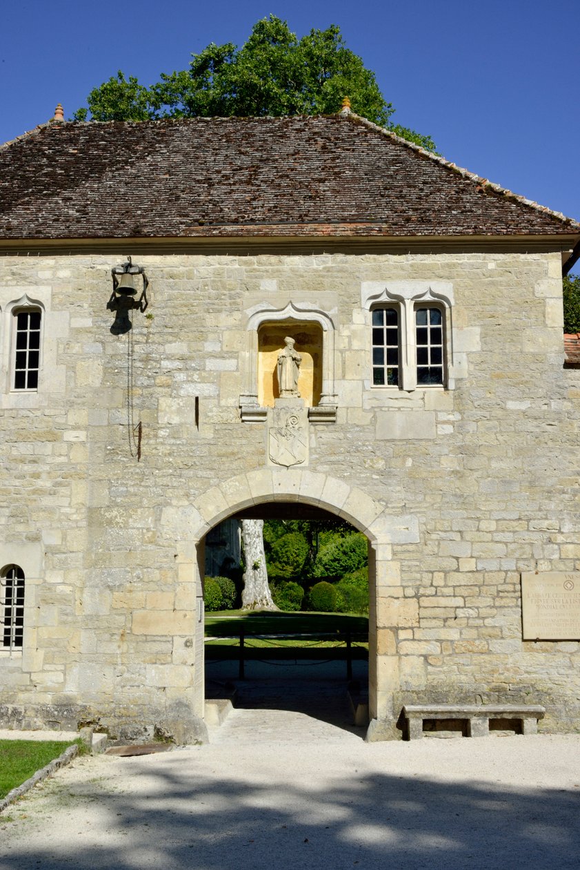 Architektura romańska: widok wejścia do opactwa cystersów w Fontenay, Burgundia autorstwa Romanesque