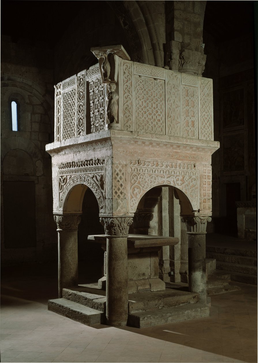 Sztuka romańska: ambona kościoła ozdobiona marmurem i płaskorzeźbami, kościół św. Marii Maggiore (Toskania, Włochy) autorstwa Romanesque