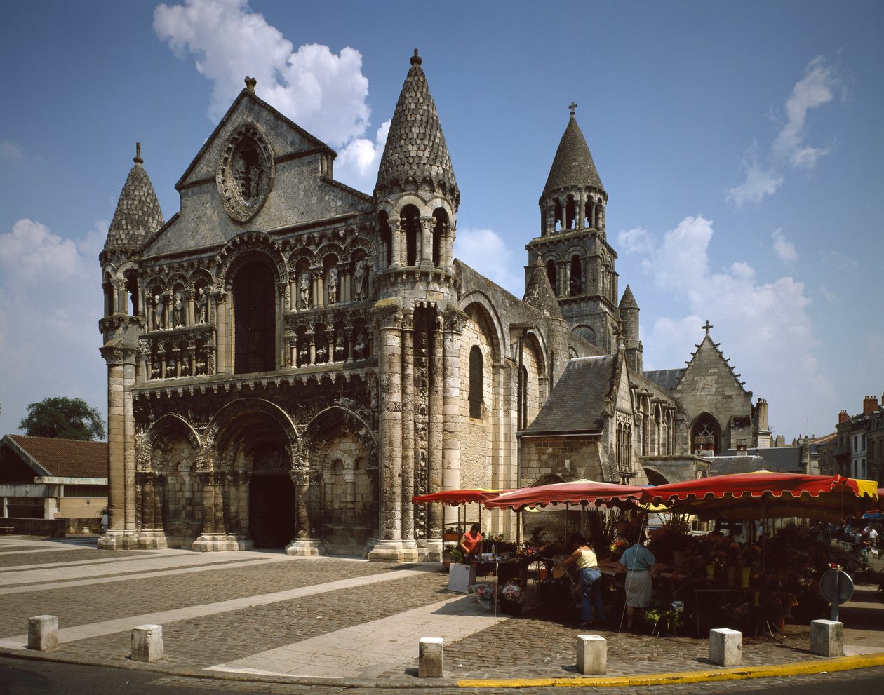 Sztuka romańska: widok Notre Dame la Grande (Notre-Dame-la-Grande). XII w. Poitiers (Wiedeń) autorstwa Romanesque
