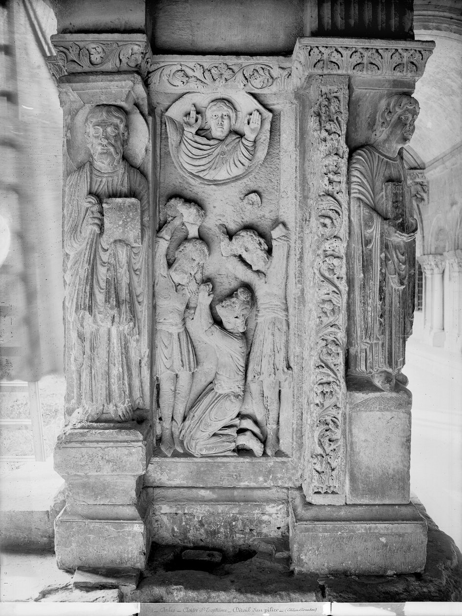 Ukamienowanie św. Szczepana z filaru w krużganku (kamień) (zdjęcie czarno-białe) autorstwa Romanesque