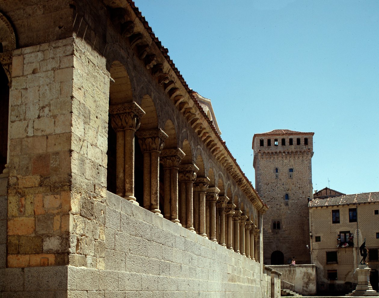 Widok na kościół autorstwa Romanesque
