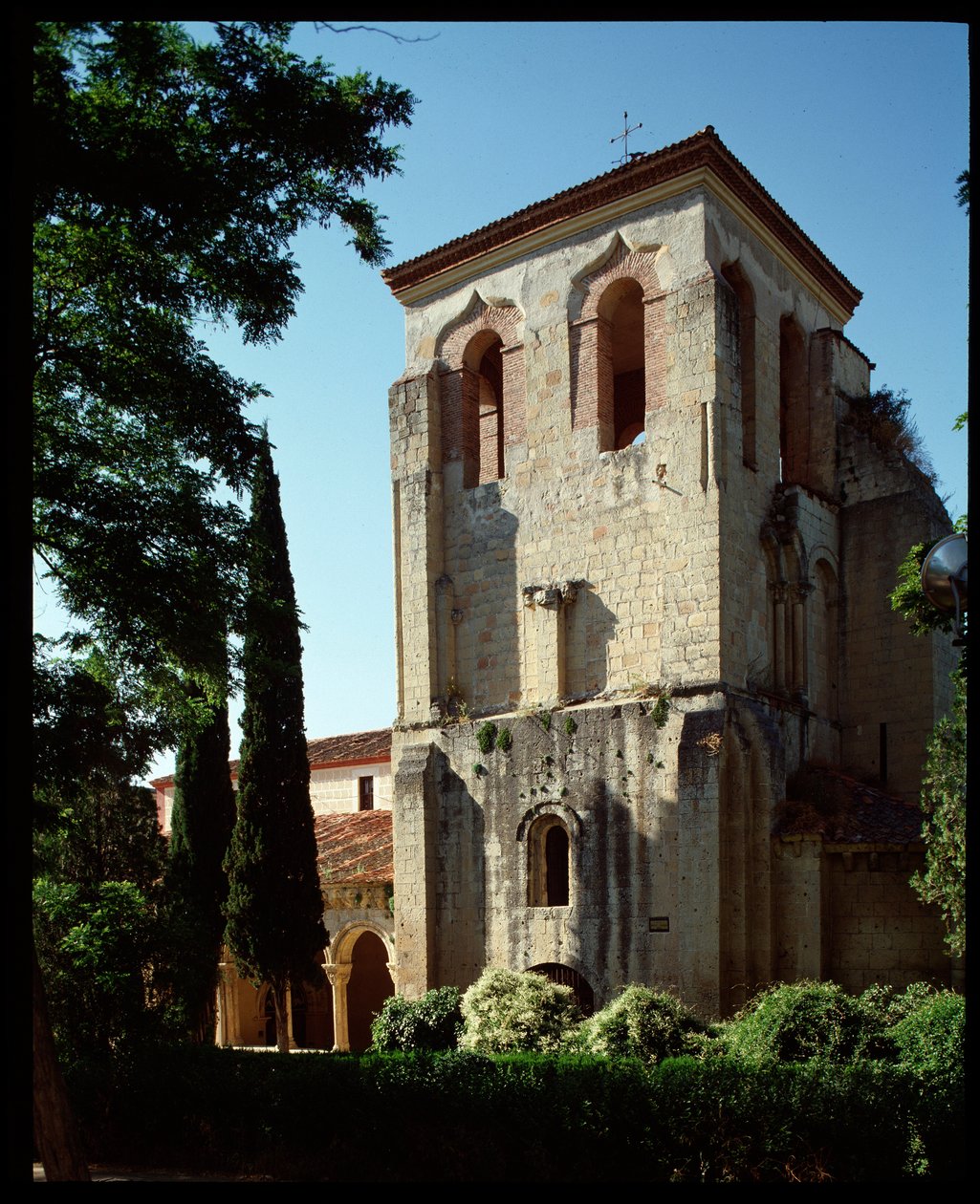 Widok na kościół autorstwa Romanesque