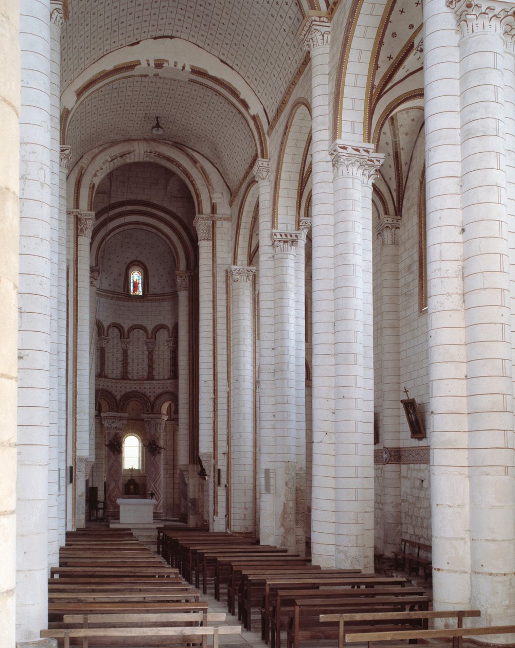 Widok nawy autorstwa Romanesque