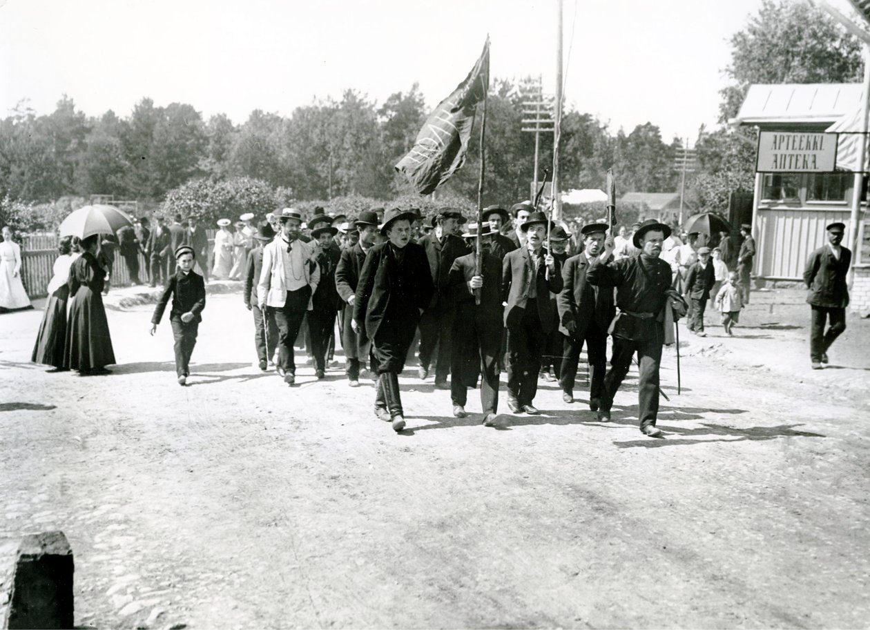 Marsz protestacyjny w Petersburgu, 1906 autorstwa Russian Photographer