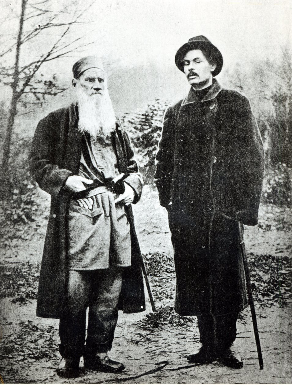 Maxim Gorki (Alexey Maksimovich Peshkov) powieszenie Lwa Tołstoja w Jasnej Polanie w 1900 roku autorstwa Russian Photographer