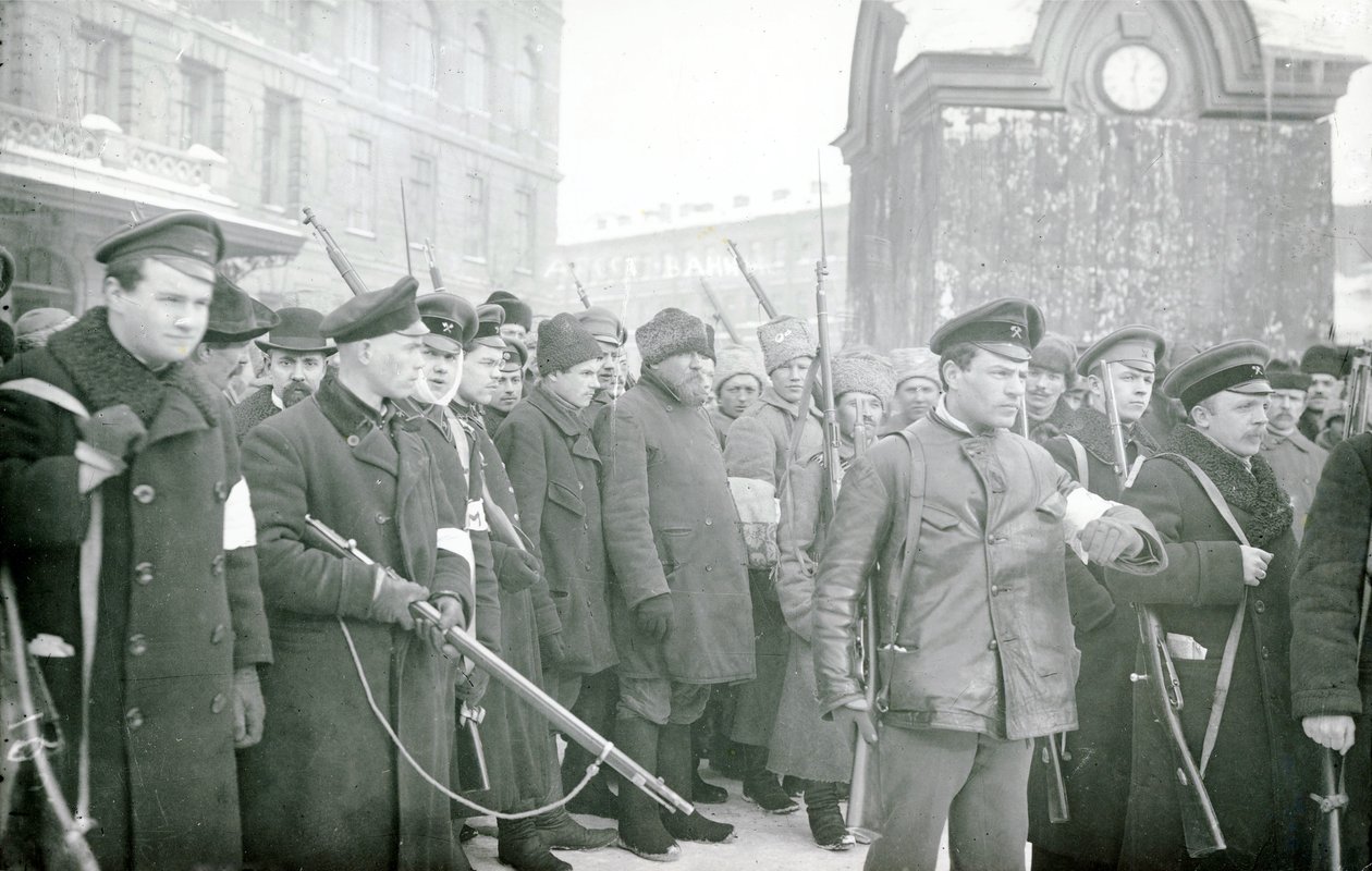 Rewolucyjna milicja aresztuje policjantów, luty 1917 autorstwa Russian Photographer