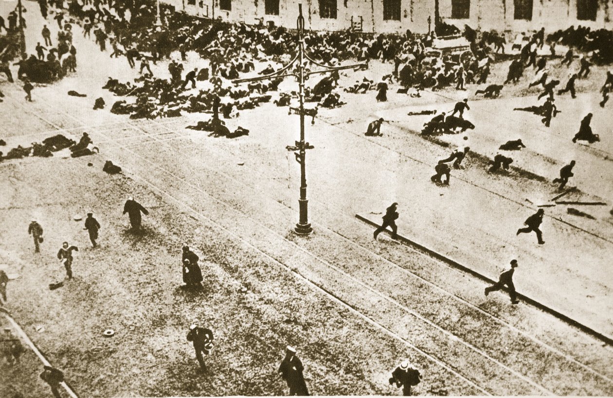 Masy przejmują władzę nad własnym losem, 1917 (zdjęcie w sepii) autorstwa Russian Photographer