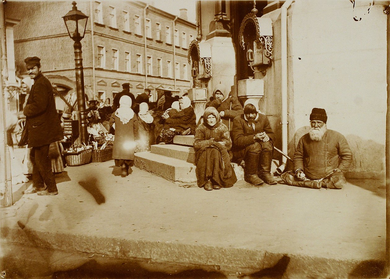 Żebracy (mężczyzna, kobieta i osioł) przed klasztorem Valaam (Valamo) w Moskwie autorstwa Russian Photographer
