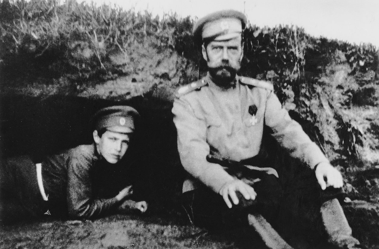 Car Mikołaj II z synem Aleksiejem na czele autorstwa Russian Photographer