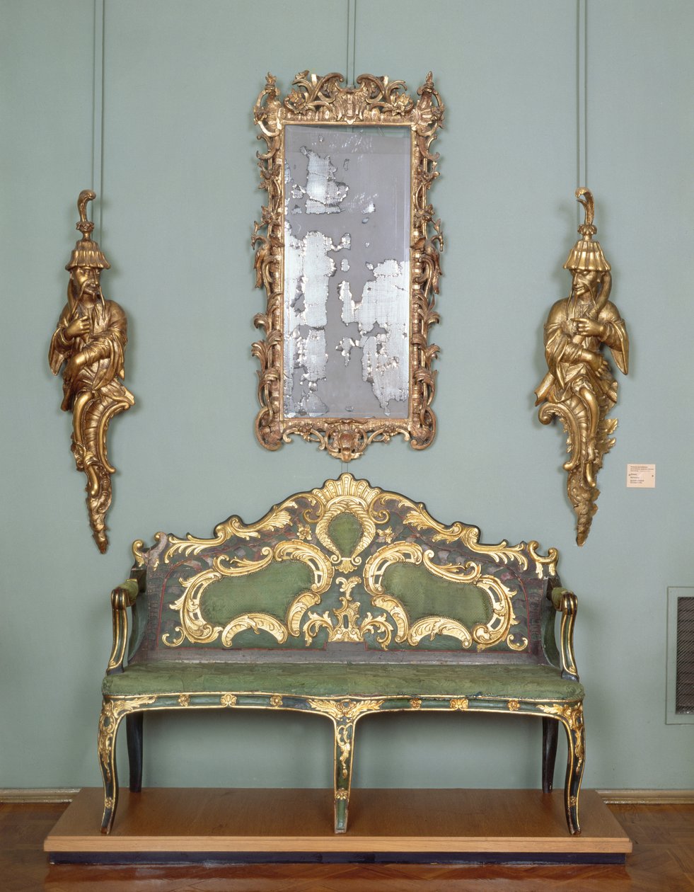 Canape, 2. ćw. XVIII w. (drewno złocone i brokat) autorstwa Russian School