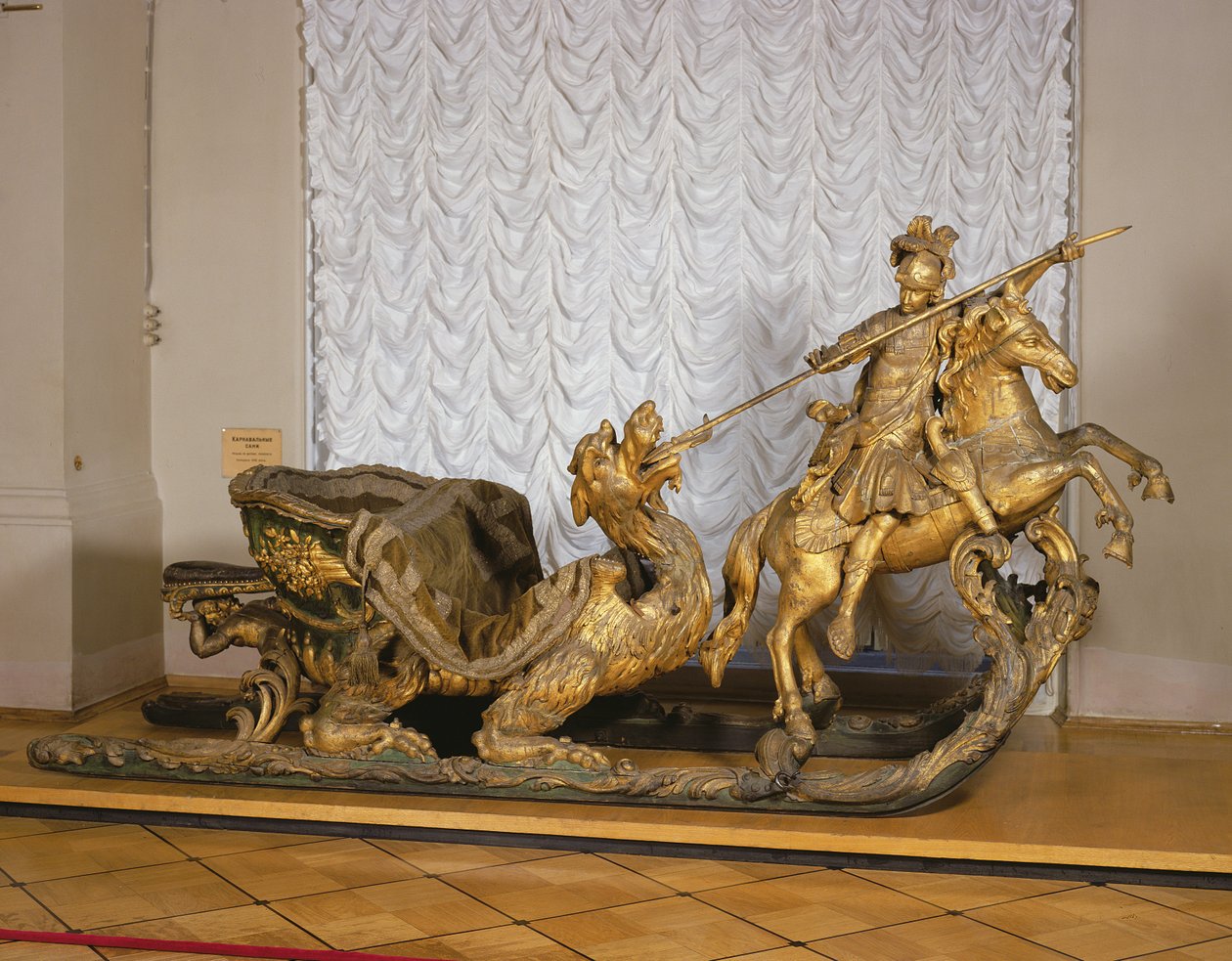 Karnawałowe sanie z figurą św. Jerzego (drewno-złoty liść) autorstwa Russian School