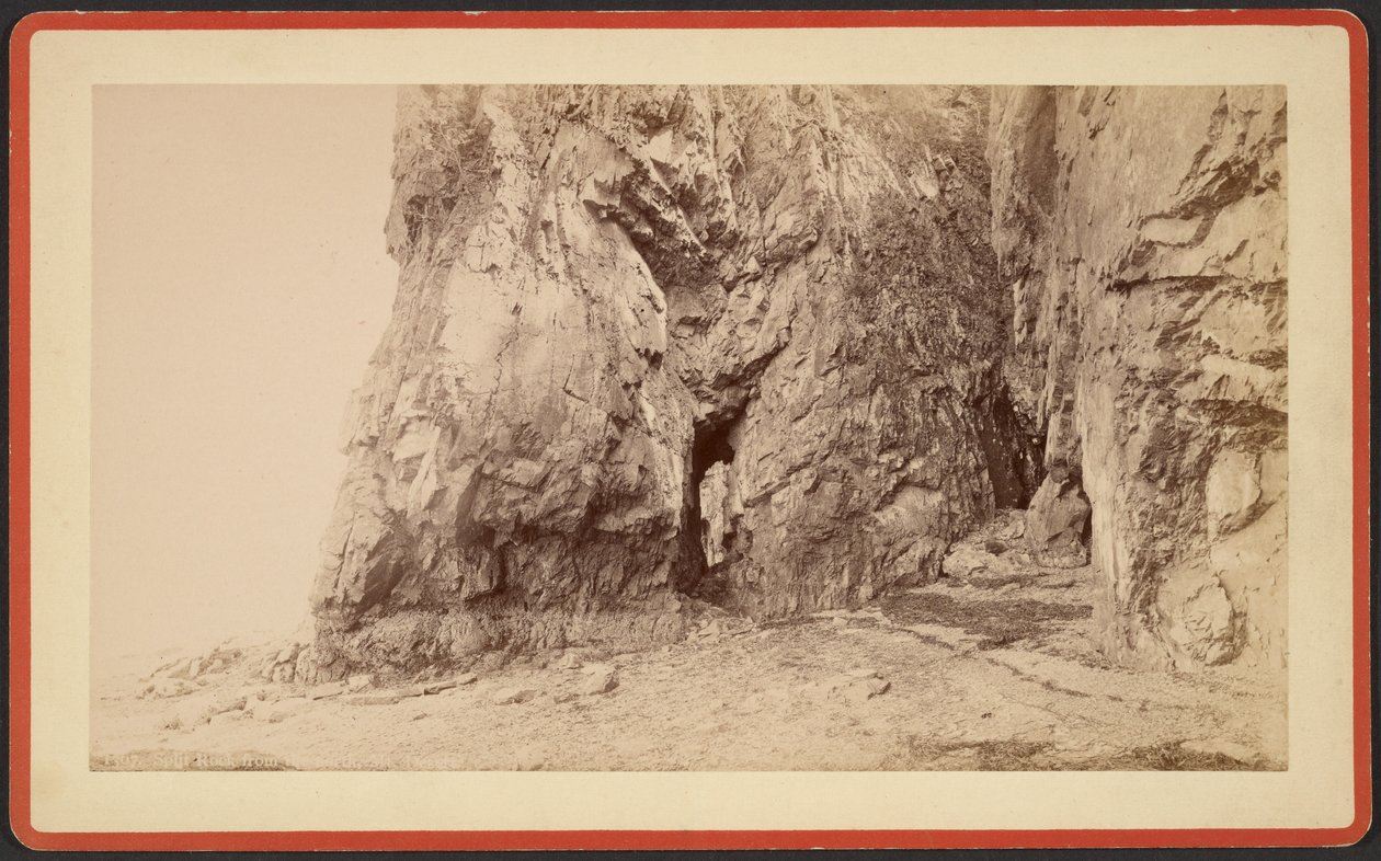 Split Rock od północy, Mt. Desert. autorstwa S.R. Stoddard