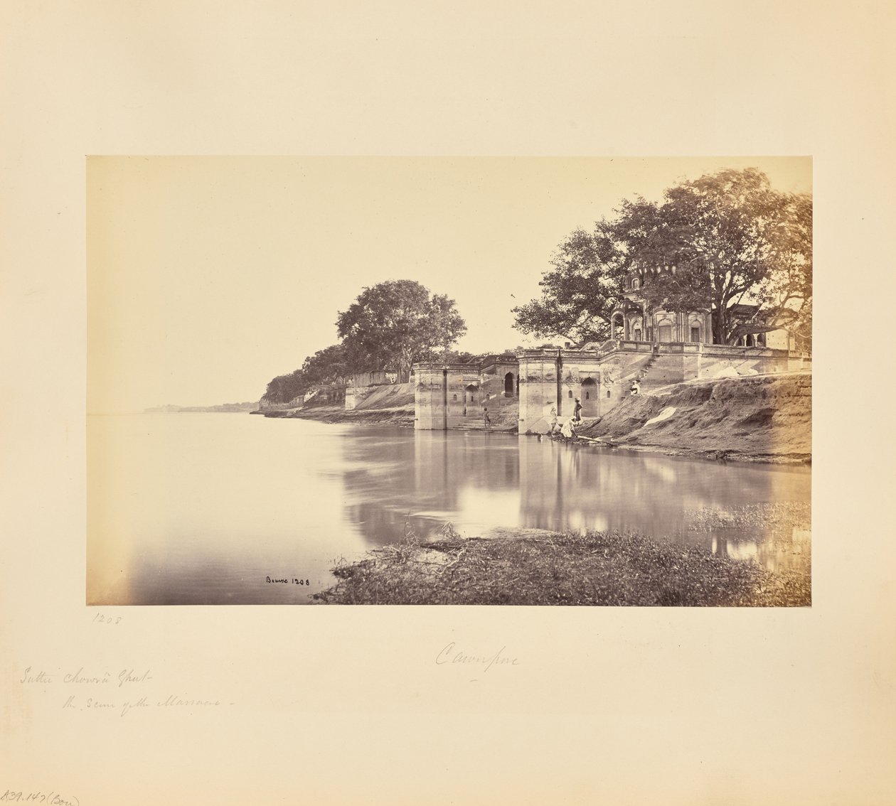Cawnpore; Suttee Chowra Ghat, miejsce masakry autorstwa Samuel Bourne